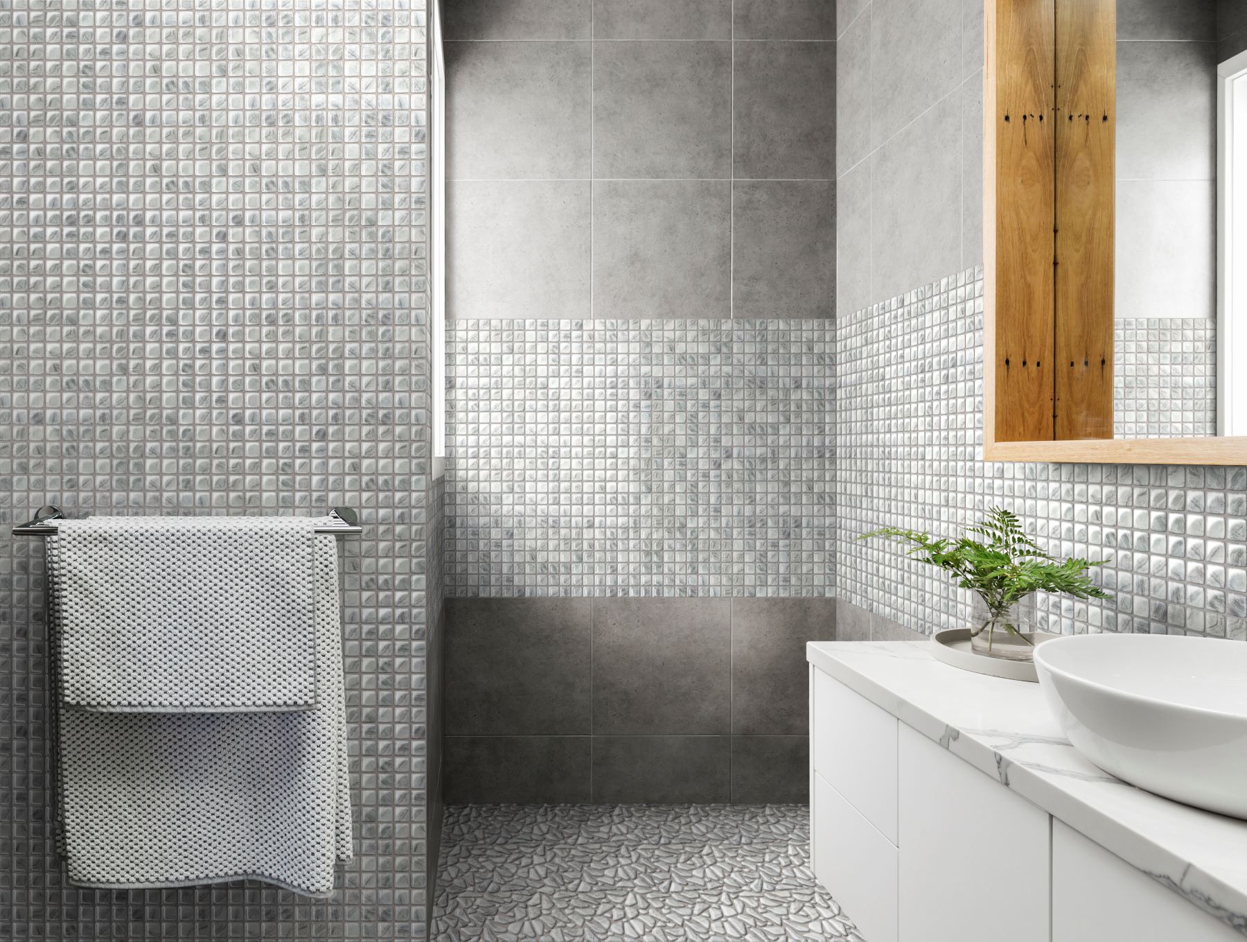 Glass Pebble Light Grey  + Glass Square Light Grey | Demolive